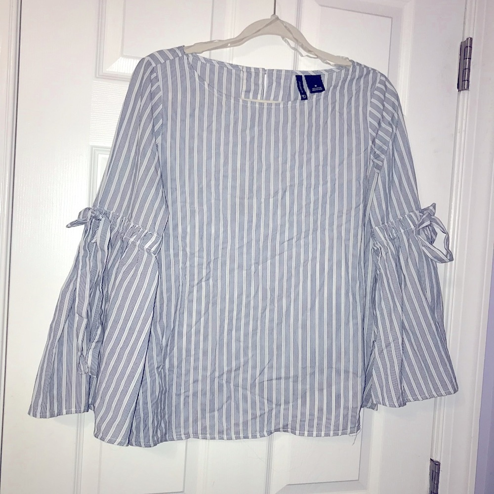 New direction size medium top